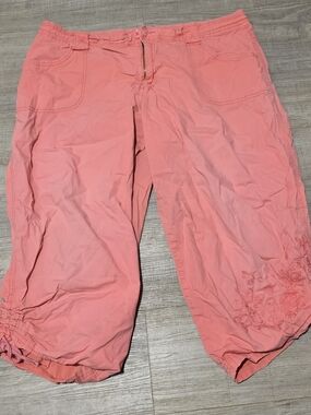 Faded Glory Coral Pink Capris